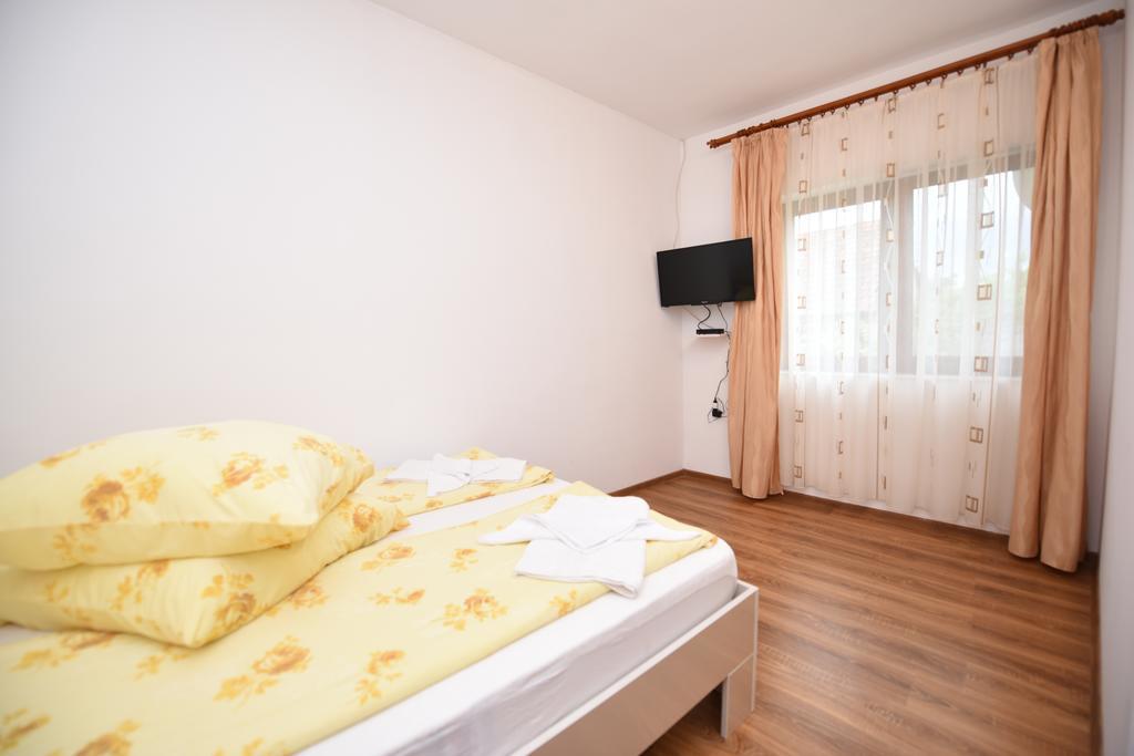 Отель Casa Para Хацег Экстерьер фото